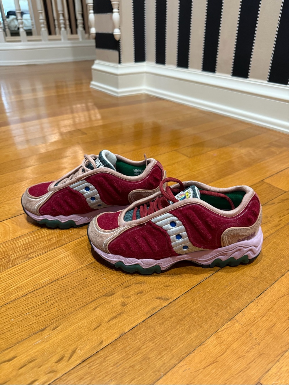 Jae Tips x Saucony Matrix "No Shoes In The House – Cranberry